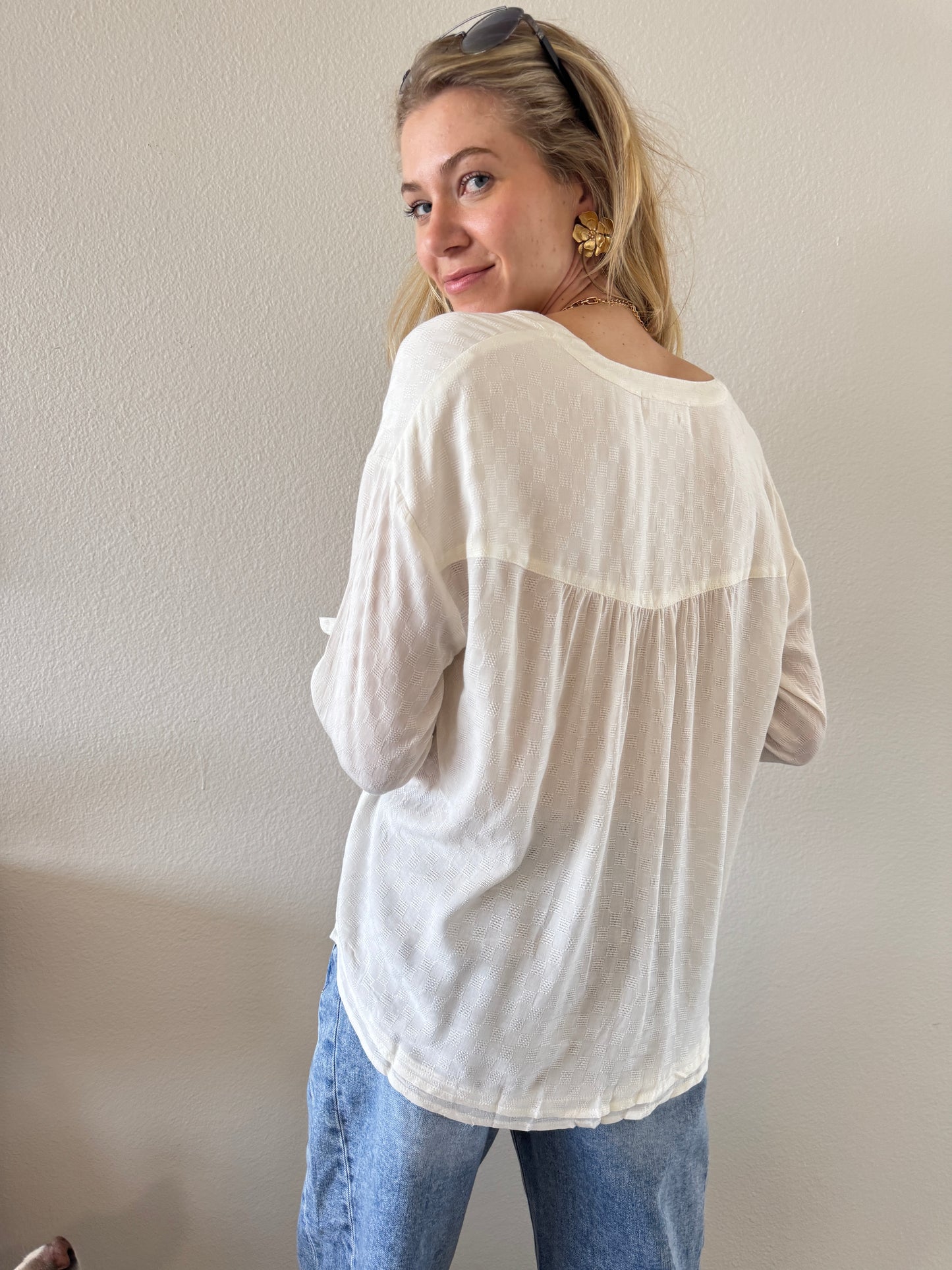 Jacquard v-neck button up