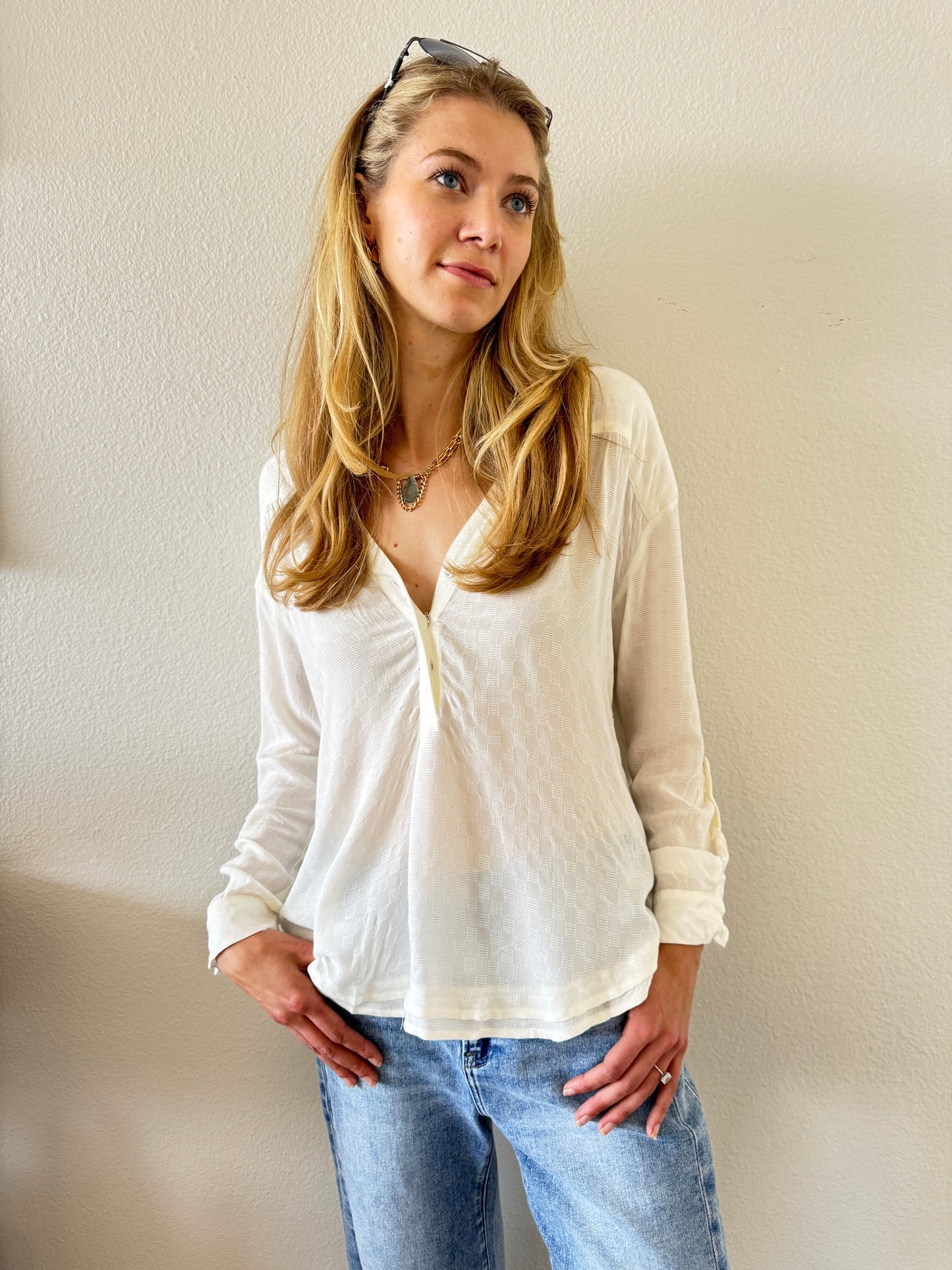 Jacquard v-neck button up