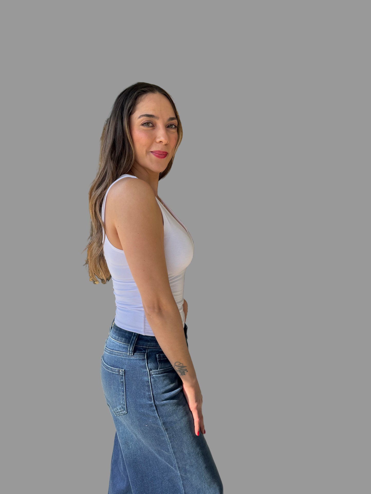 PLUS PITA V NECK TANK