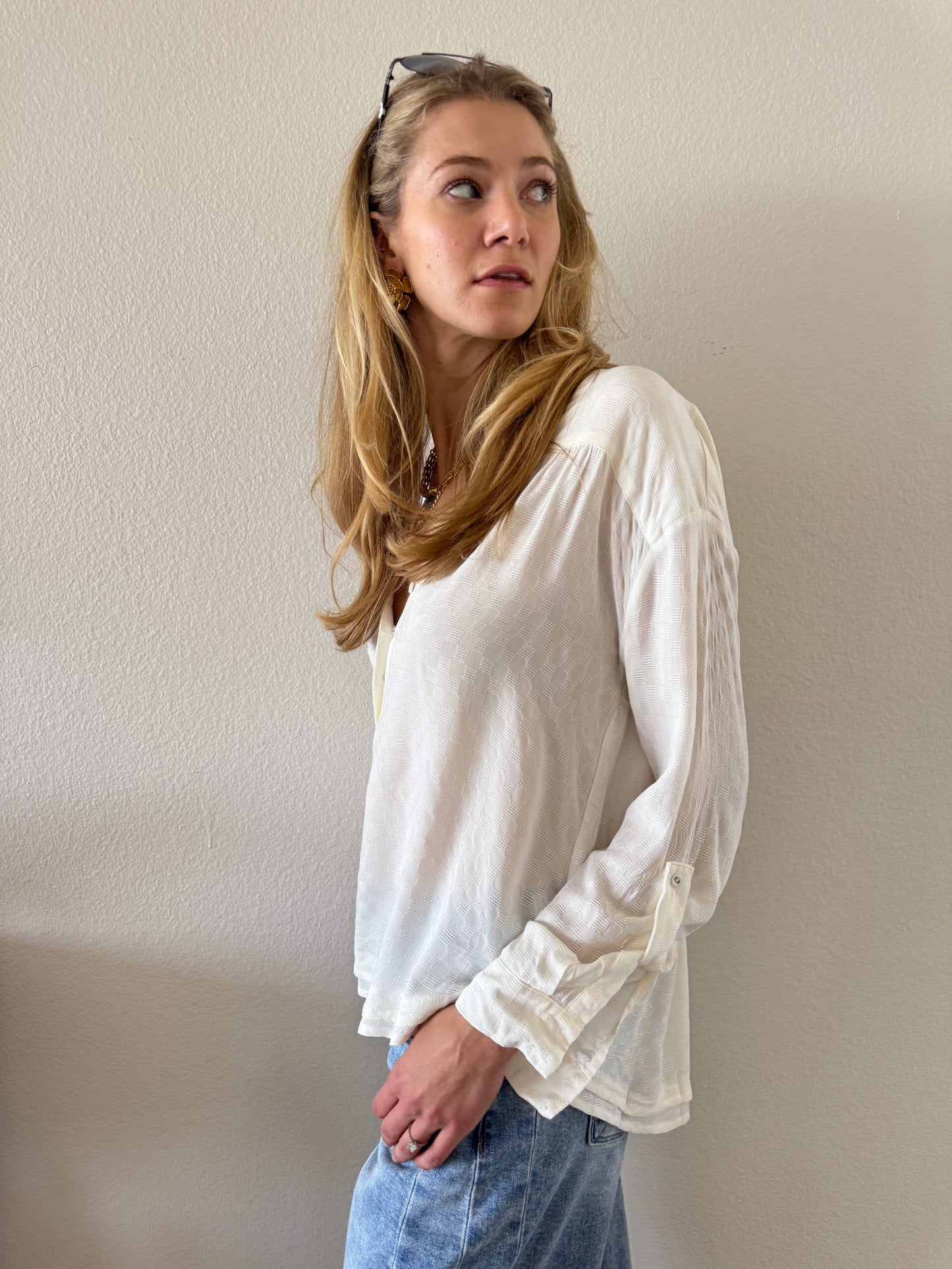 Jacquard v-neck button up