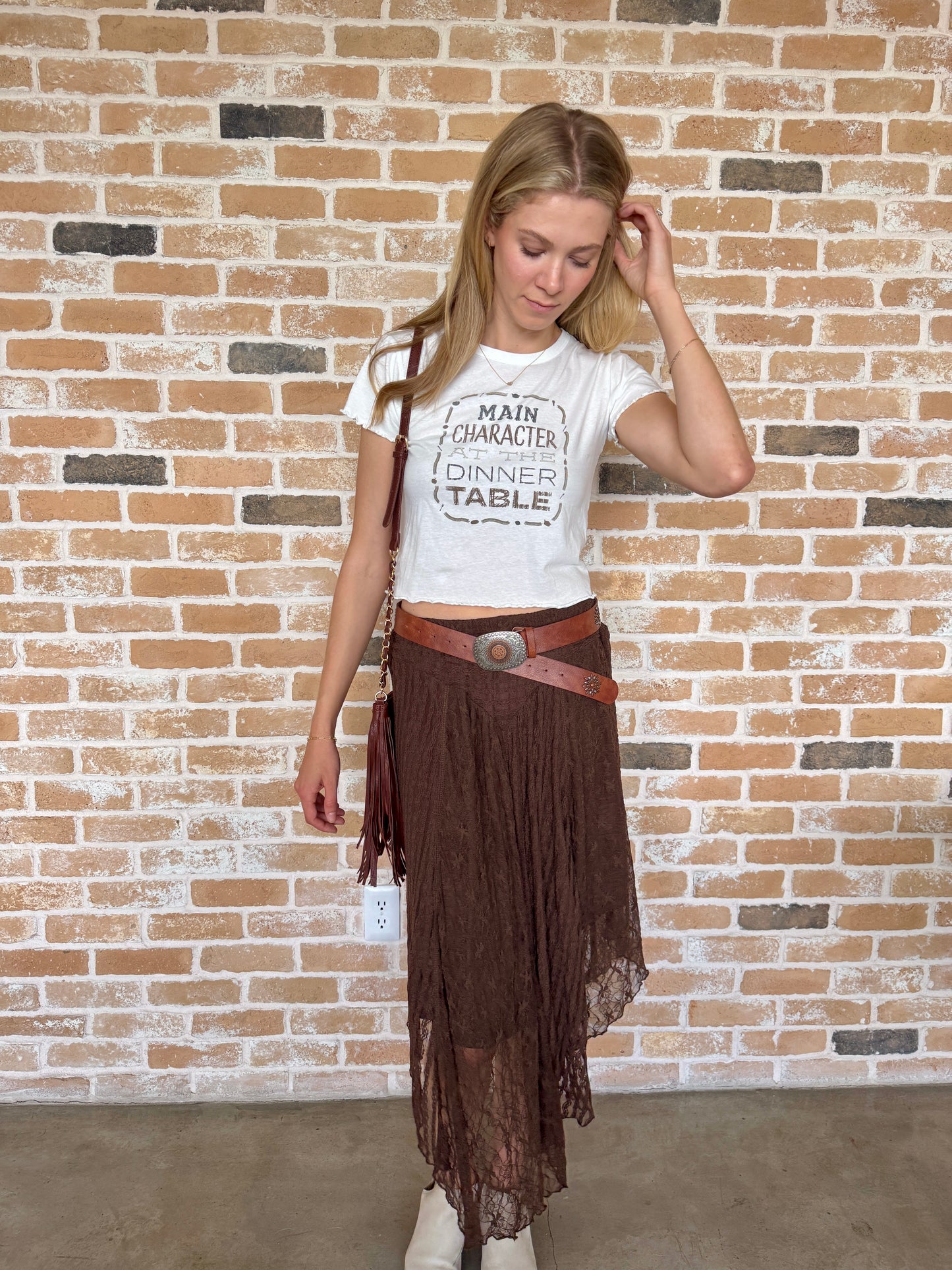 Lady lace curved hem skirt