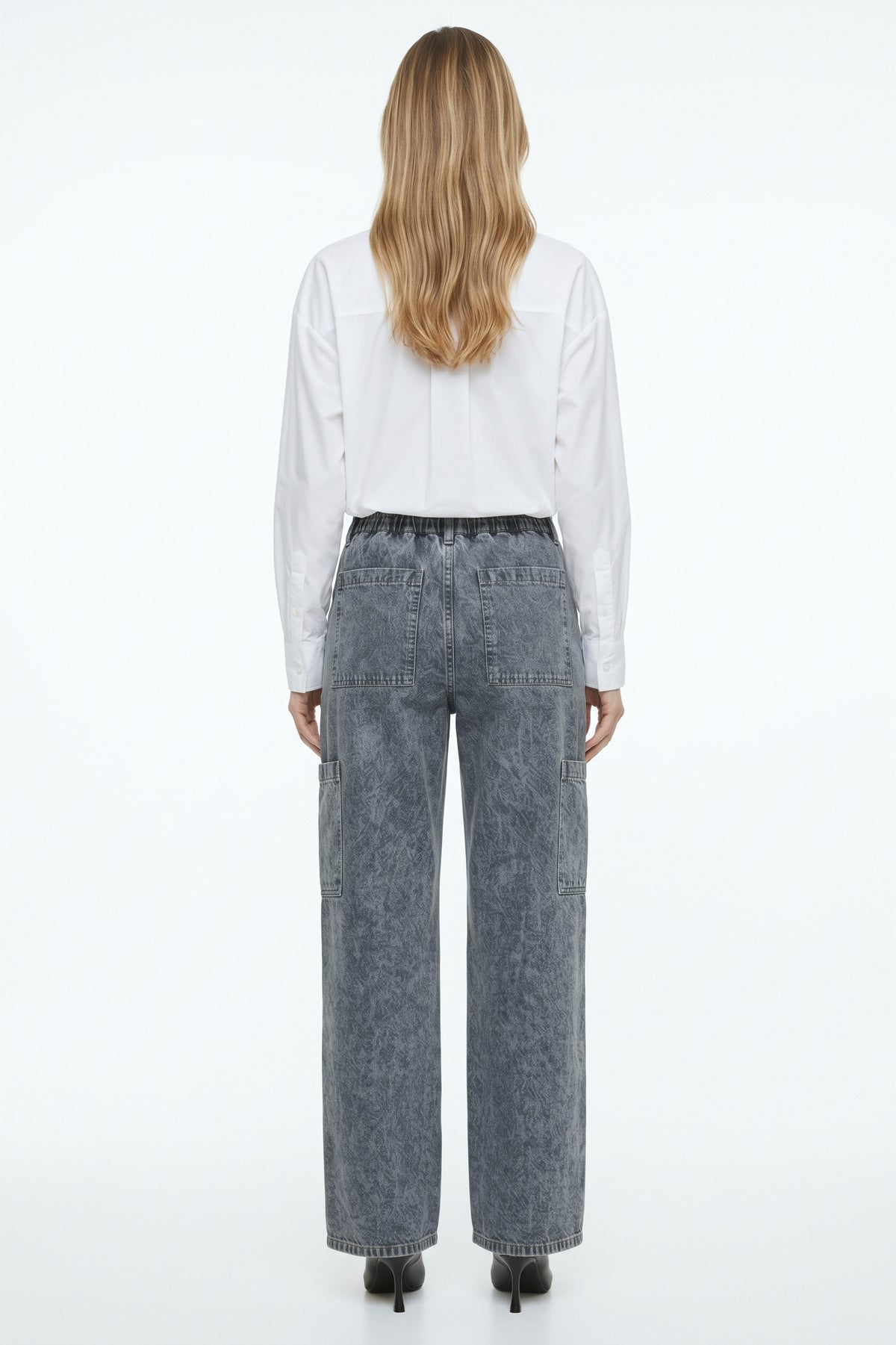 The Rowan Acid-Wash Wide-Leg Cargo Denim Pants in Grey