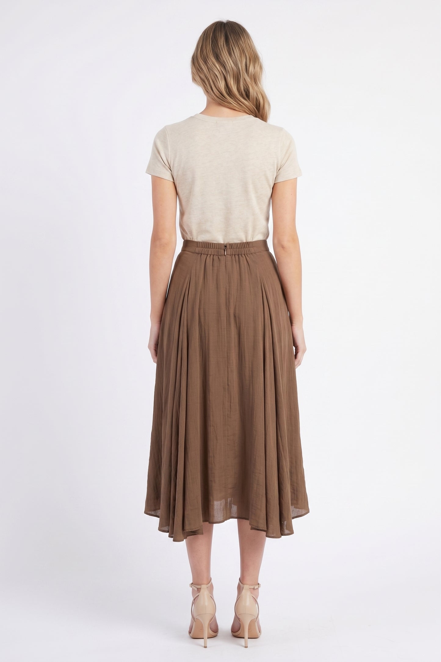 The Sienna Pleated Crinkle Midi Skirt in Mocha