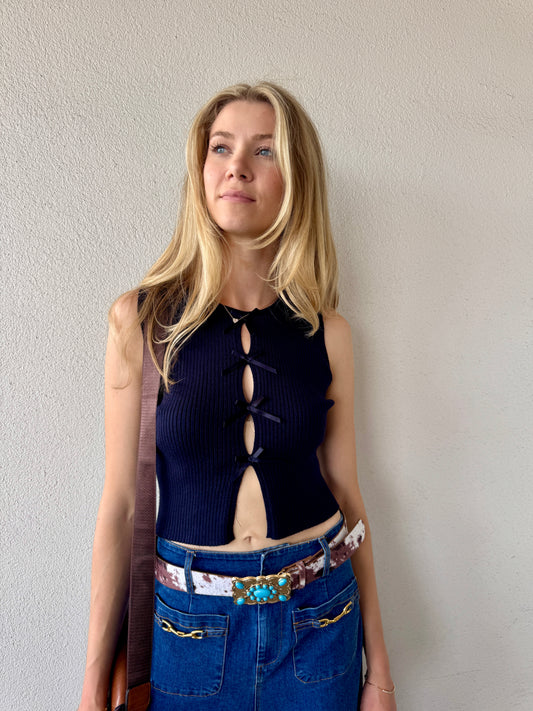 Knit bow detail vest