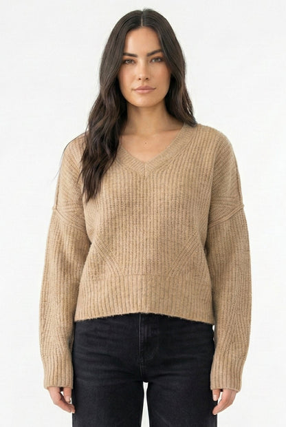 Soft fitted hem sweater