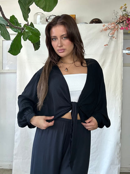 Traci jacquard tie front kimono