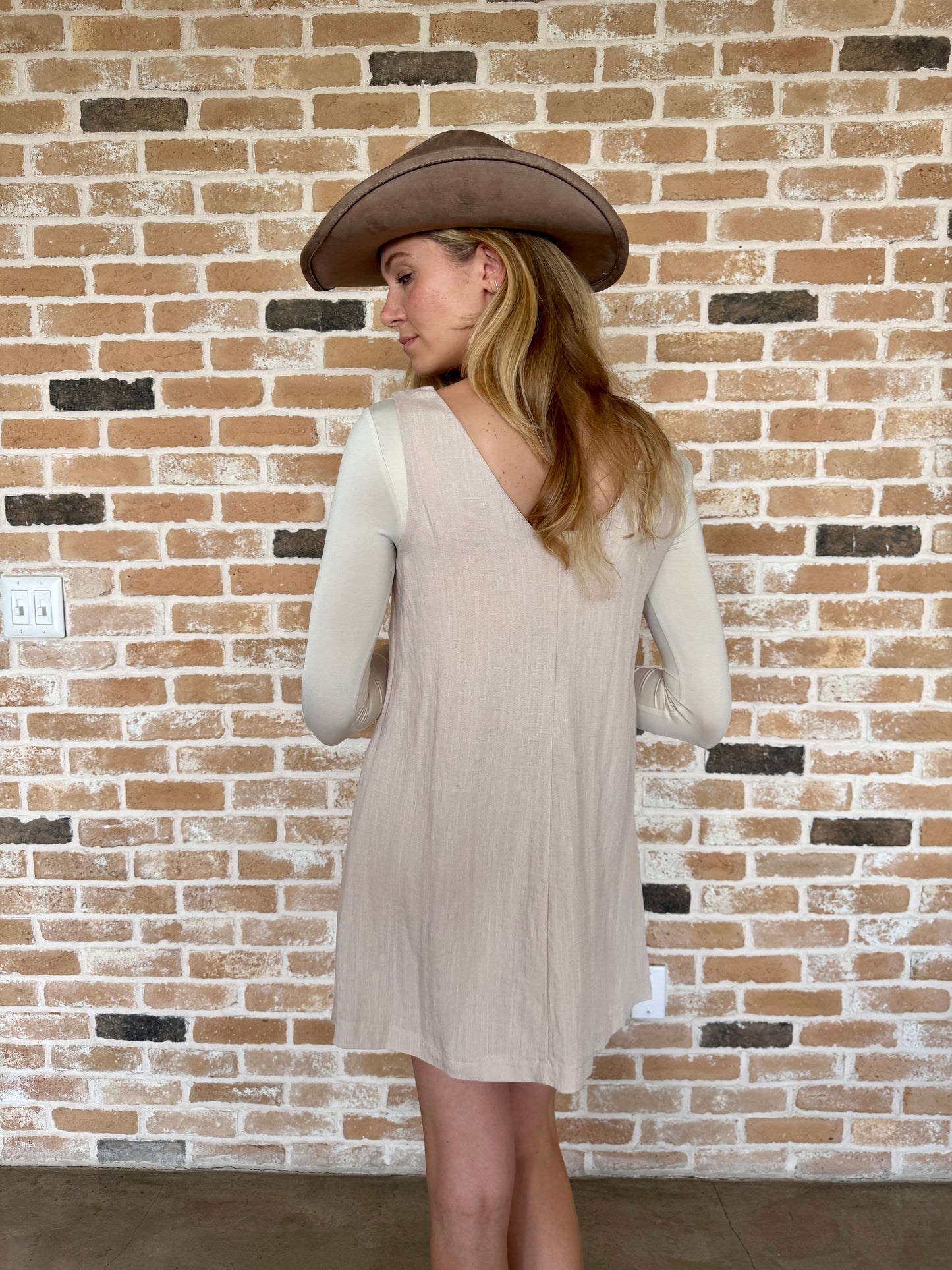V neck sleeveless flowy dress