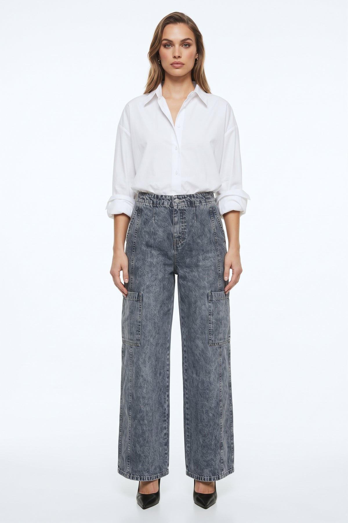 The Rowan Acid-Wash Wide-Leg Cargo Denim Pants in Grey