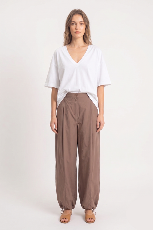 The Soho Pleated Barrel Balloon Pants in Cocoa