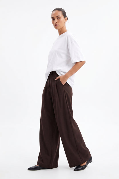 The Kensington Pleated Ultra Wide-Leg Trousers in Espresso
