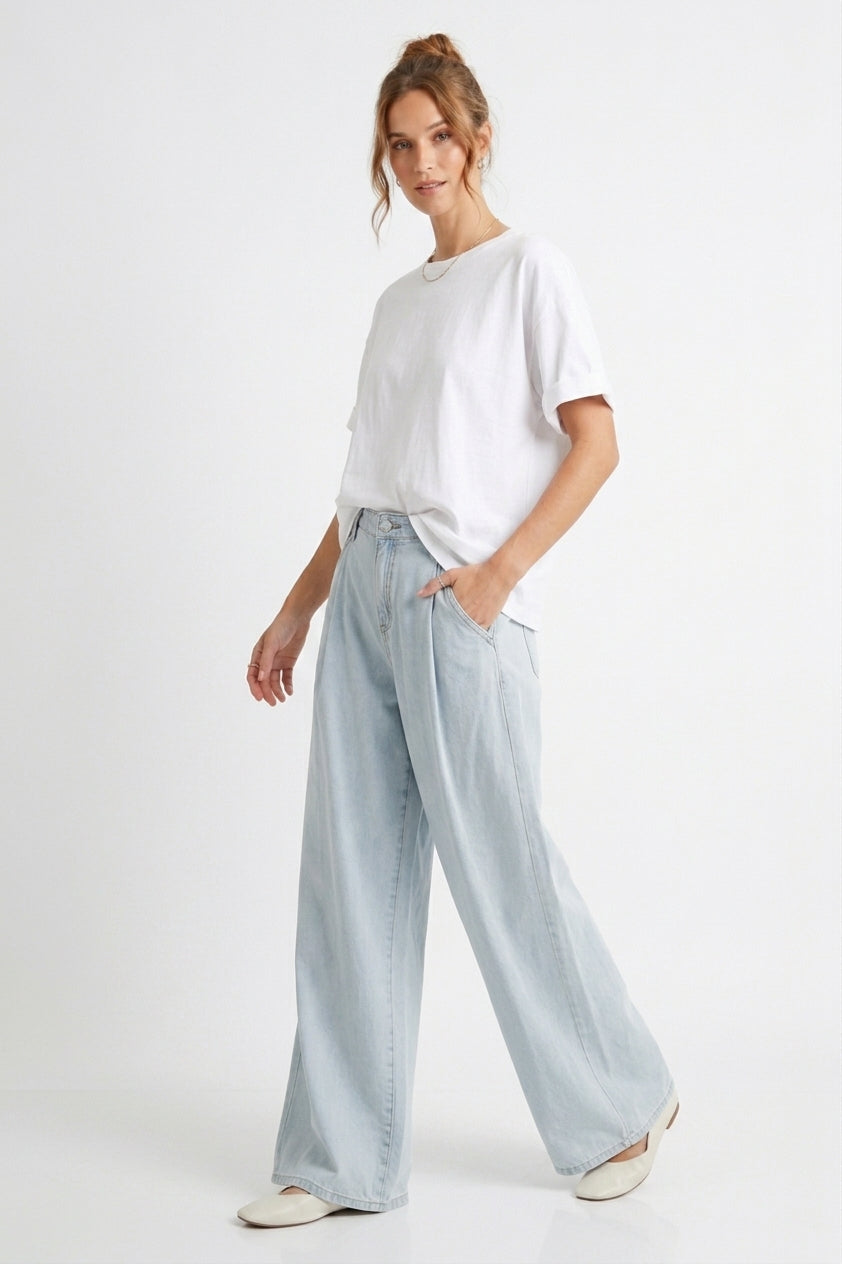 The Downtown Pleated Wide-Leg Baggy Jeans in Light Wash