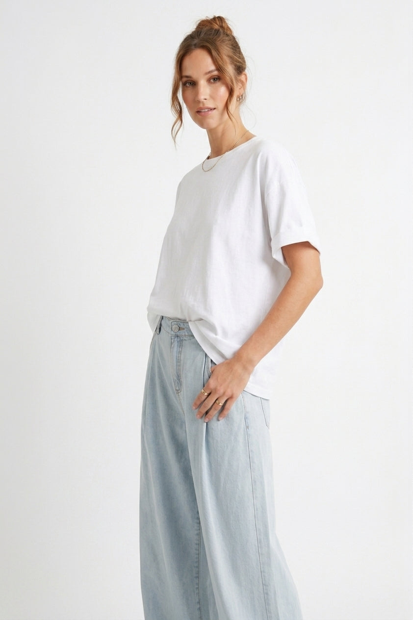 The Downtown Pleated Wide-Leg Baggy Jeans in Light Wash