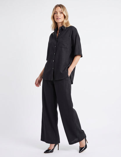 The Soren Oversized Short-Sleeve Button-Down in Olive Khaki