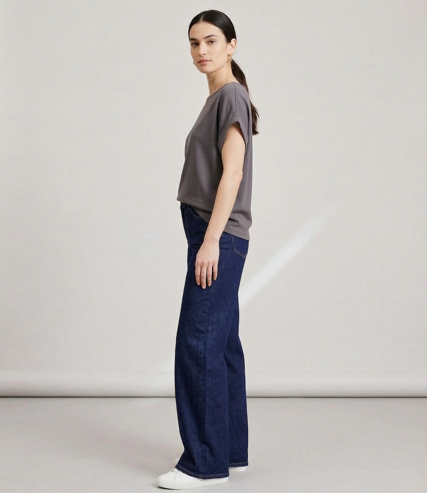 Cuff Sleeve round neck