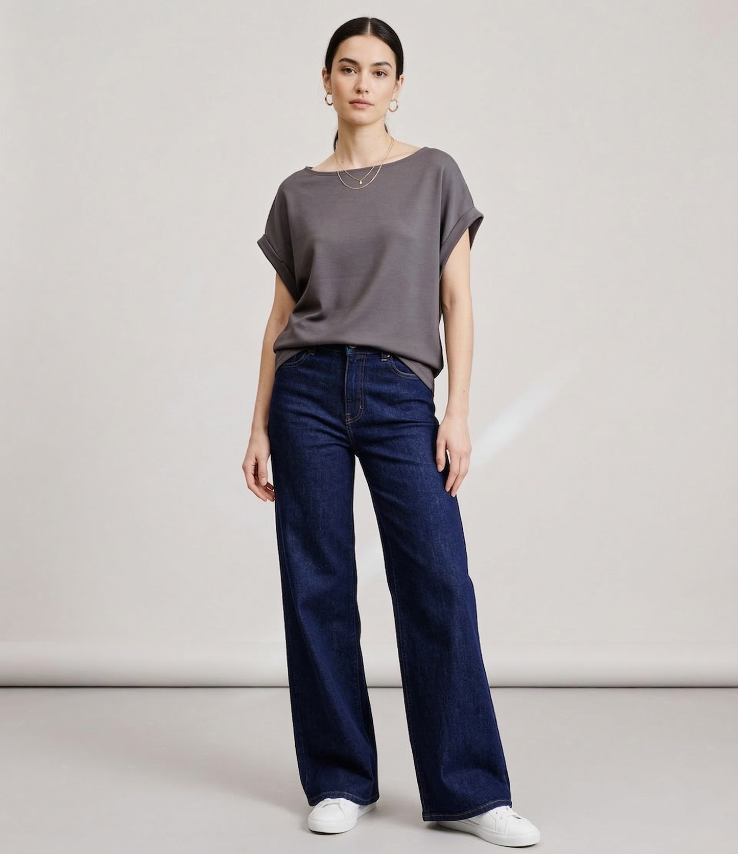 Cuff Sleeve round neck