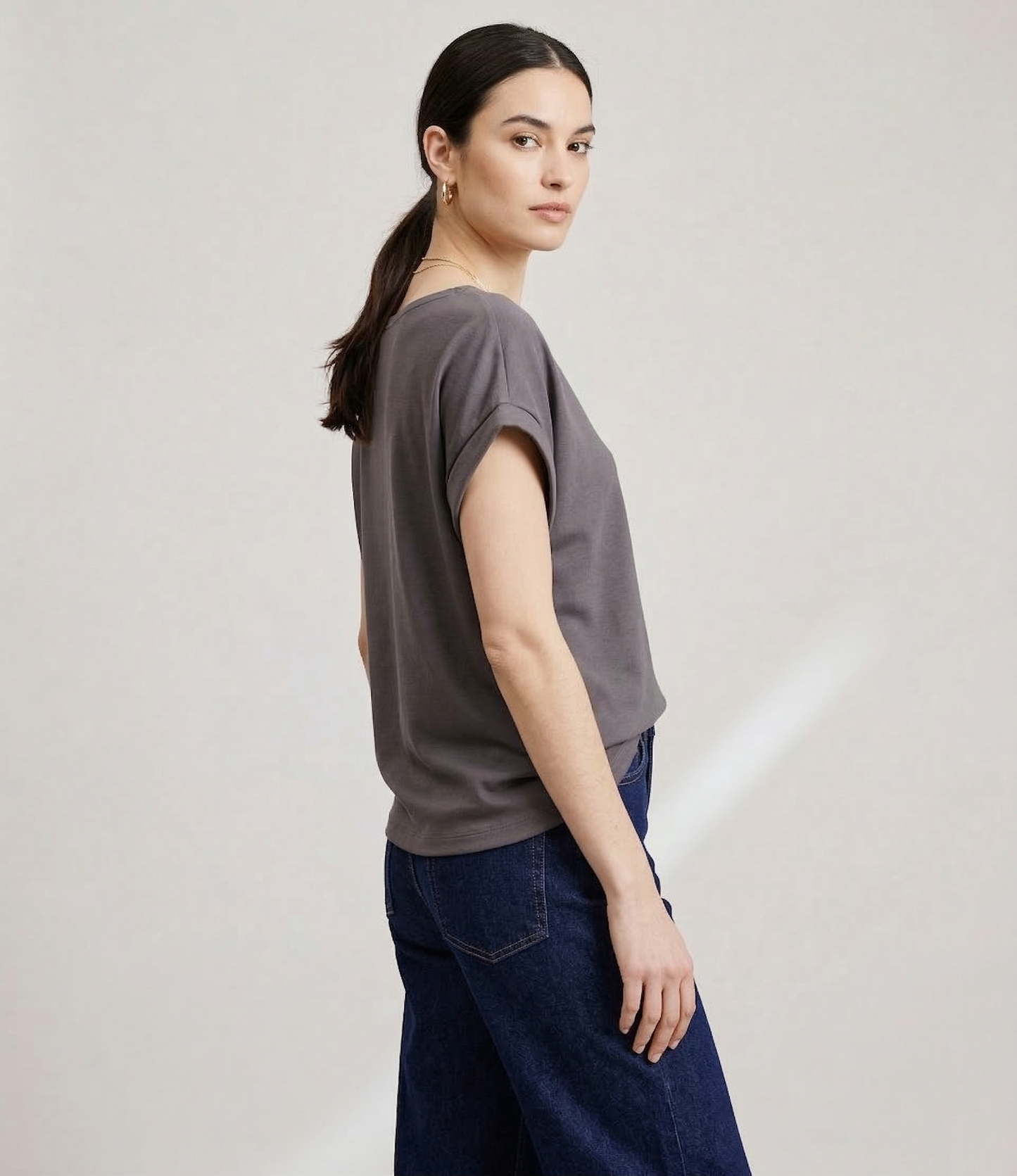 Cuff Sleeve round neck